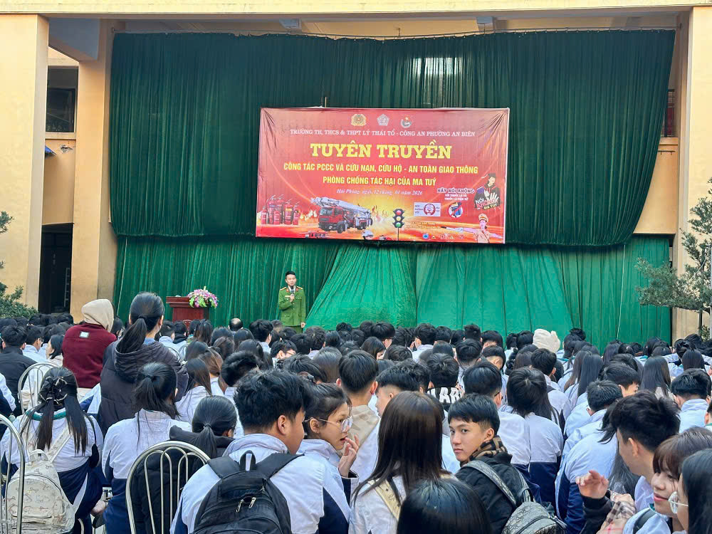 Công an phường An Biên: Tuyên truyền giáo dục pháp luật về trật tự an toàn giao thông tại Trường TH, THCS & THPT Lý Thái Tổ